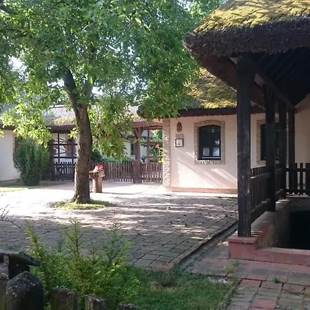 Guest house Hajoskert Vendeghaz *